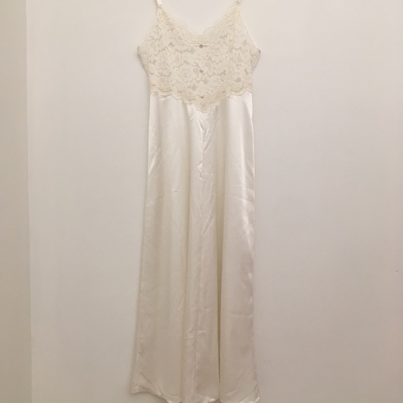 Vintage Slip - Picture 2 of 9